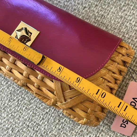 NWT Vanessa Straw Clutch w/ Floral Interior - Picture 8 of 10